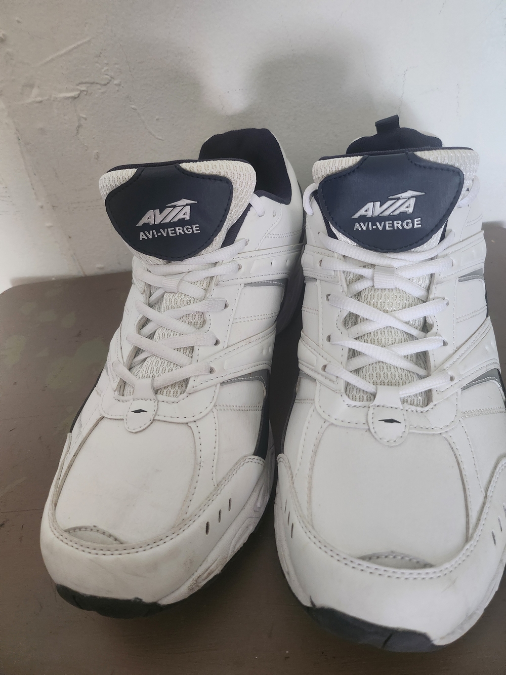AVIA Verge Men's Athletic Shoes - White with Navy Blue Size 13x